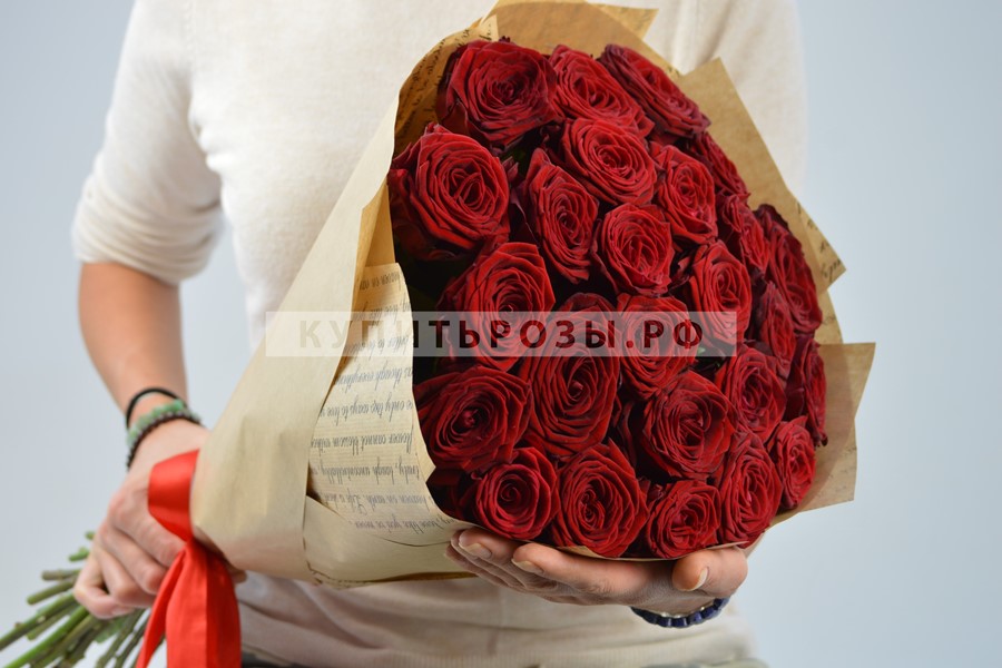 Букет роз Красные розы в крафте